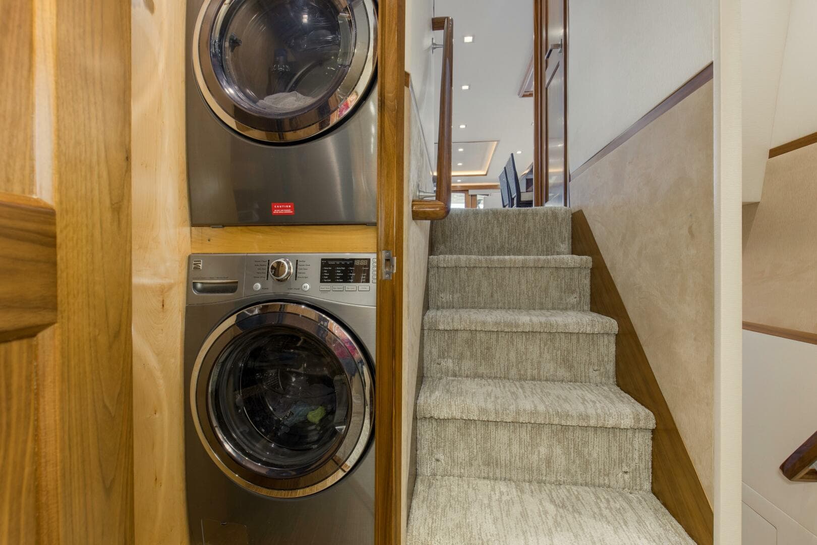 2016 92 Viking Enclosed Bridge Touche Laundry