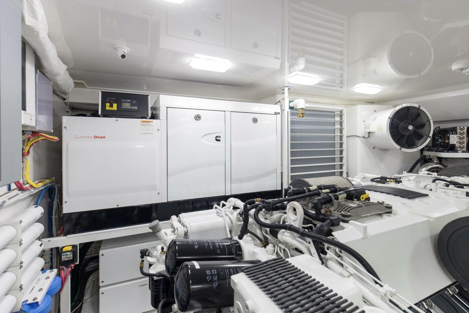 2016 92 Viking Enclosed Bridge Touche Engine Room (4)