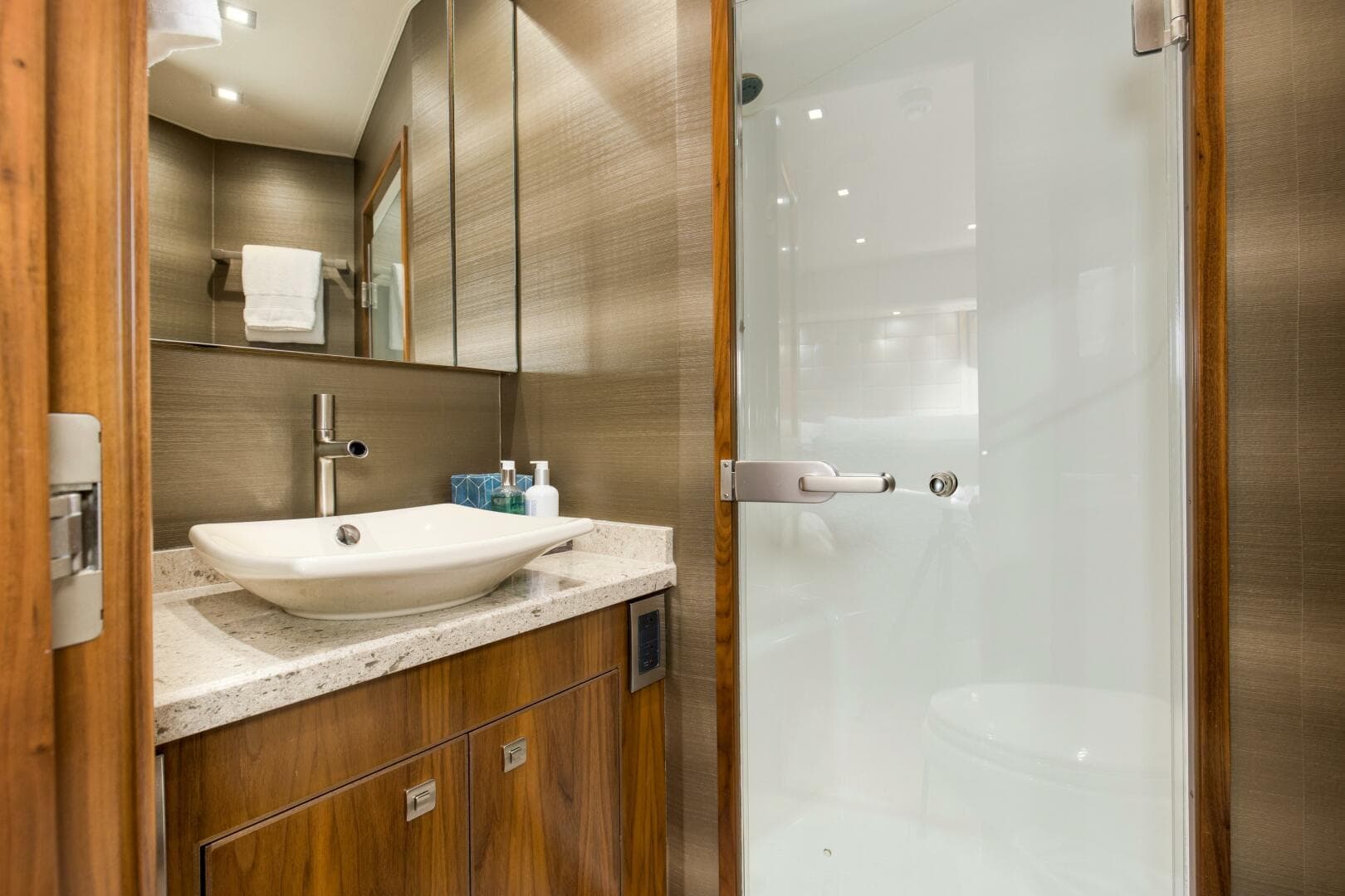 2016 92 Viking Enclosed Bridge Touche Port Stateroom Head