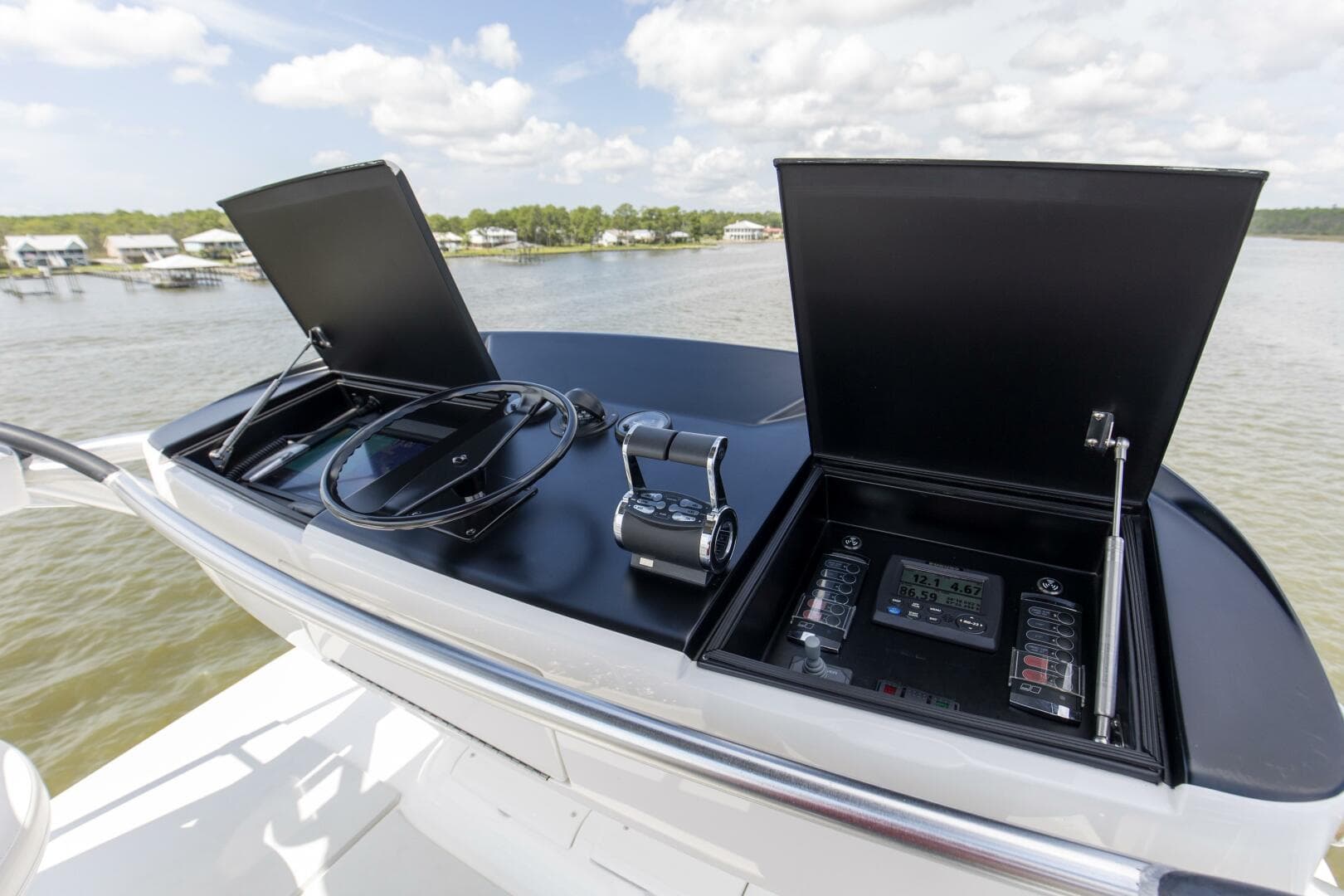 2016 92 Viking Enclosed Bridge Touche Bridge Tower (3)