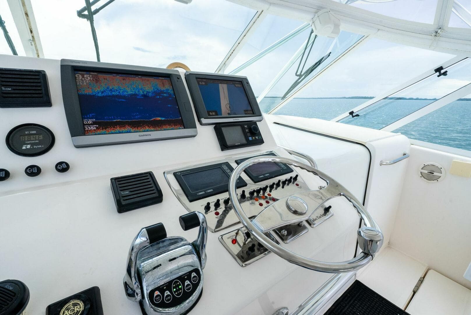 2004 Cabo 40 Hardtop Express