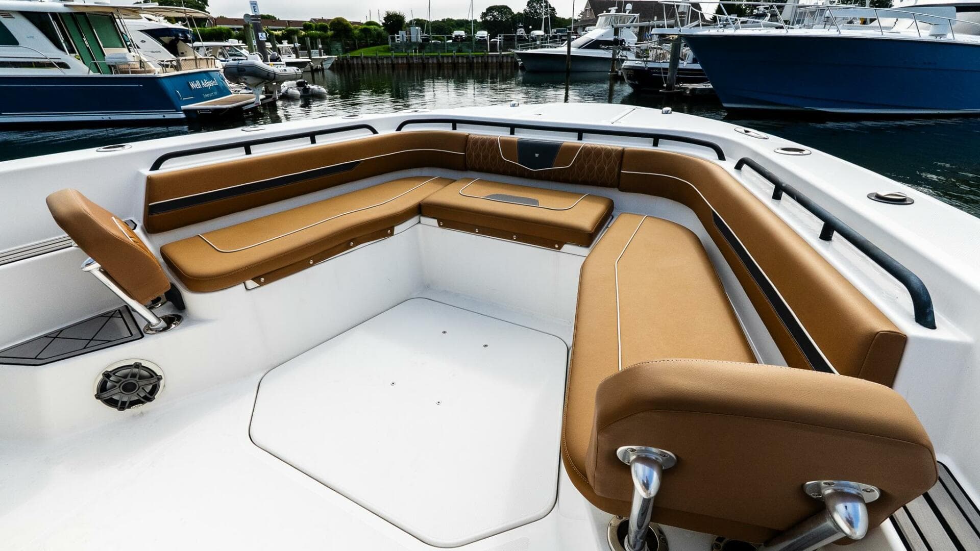 2021 Wellcraft 402 Fisherman