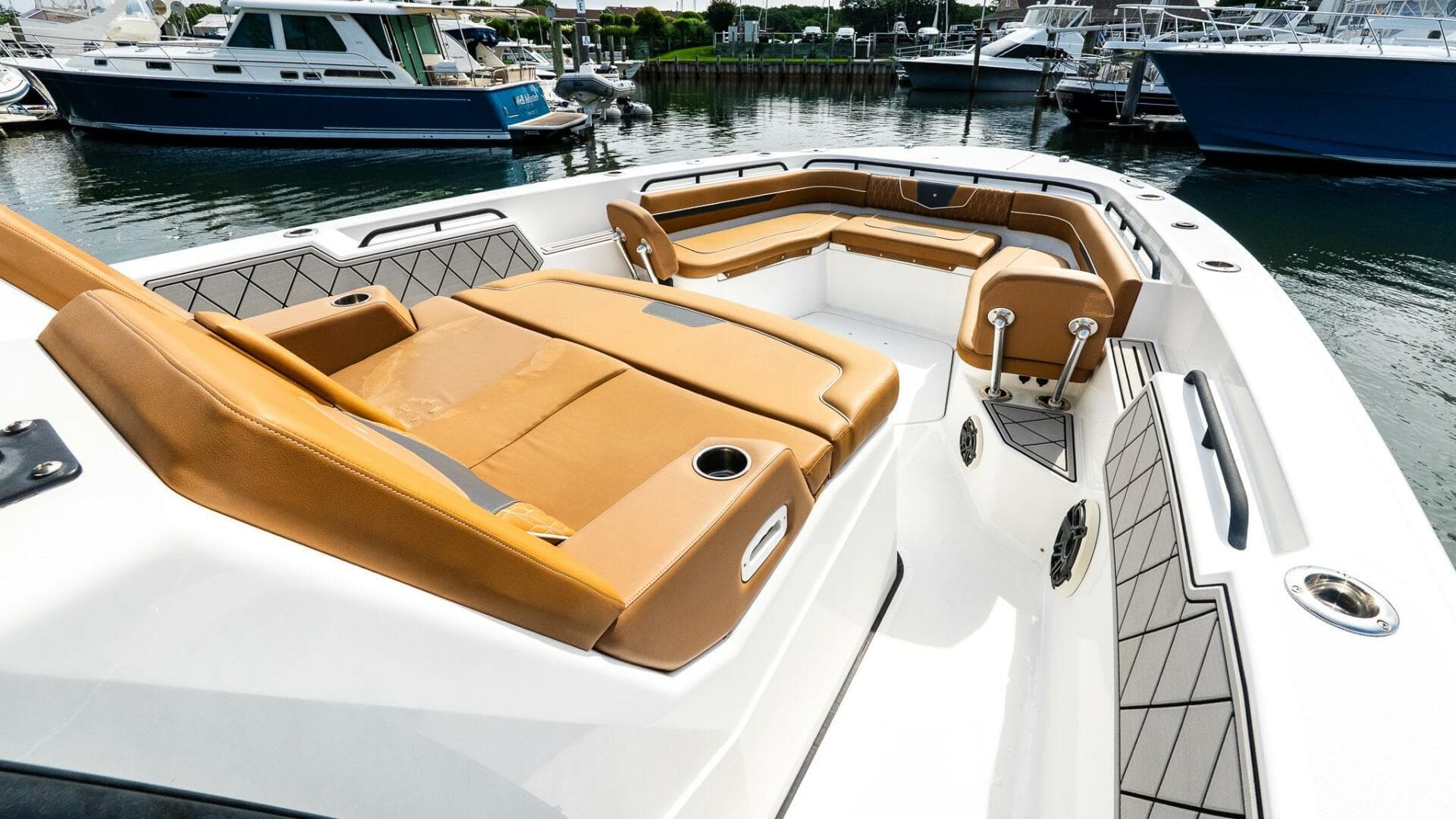 2021 Wellcraft 402 Fisherman