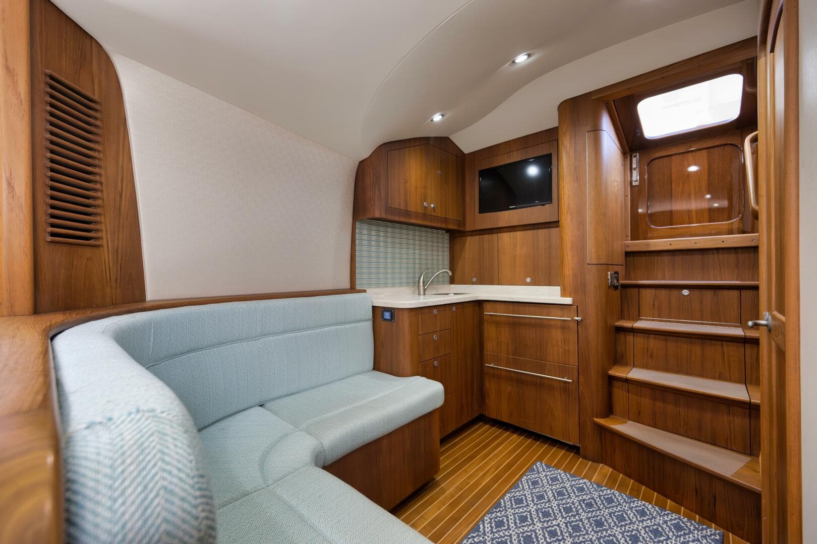 2019 Winter Custom Yachts 46 Walkaround