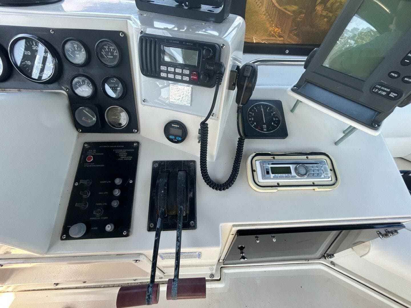 1990 Silverton 34 Convertible