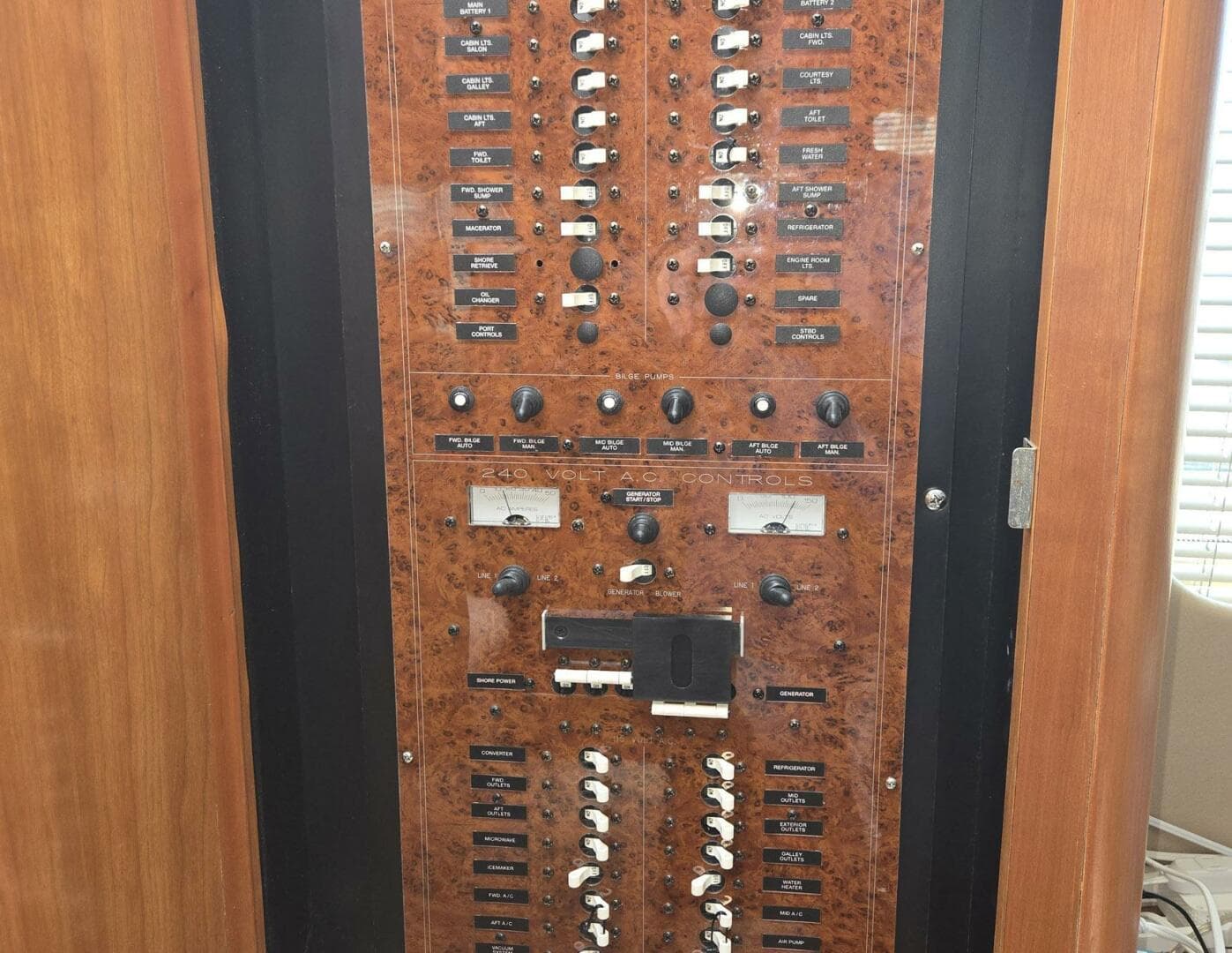 2003 Silverton 392 Aft Cabin Motor Yacht