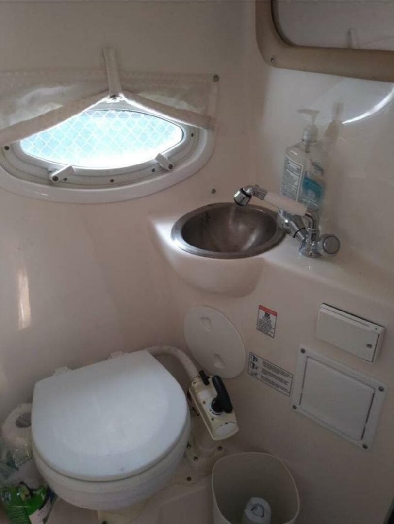 2009 Rinker 280 Express Cruiser