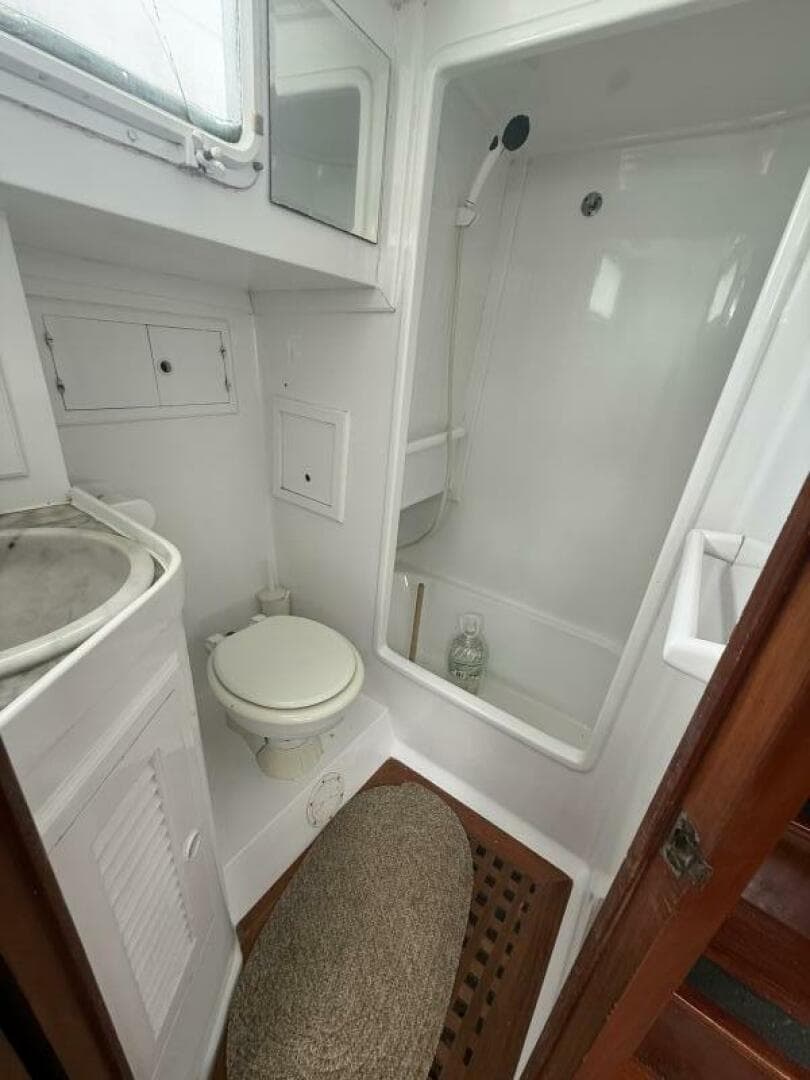 1982 Albin Tri-Cabin