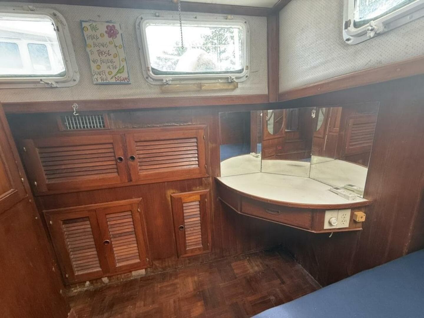 1982 Albin Tri-Cabin