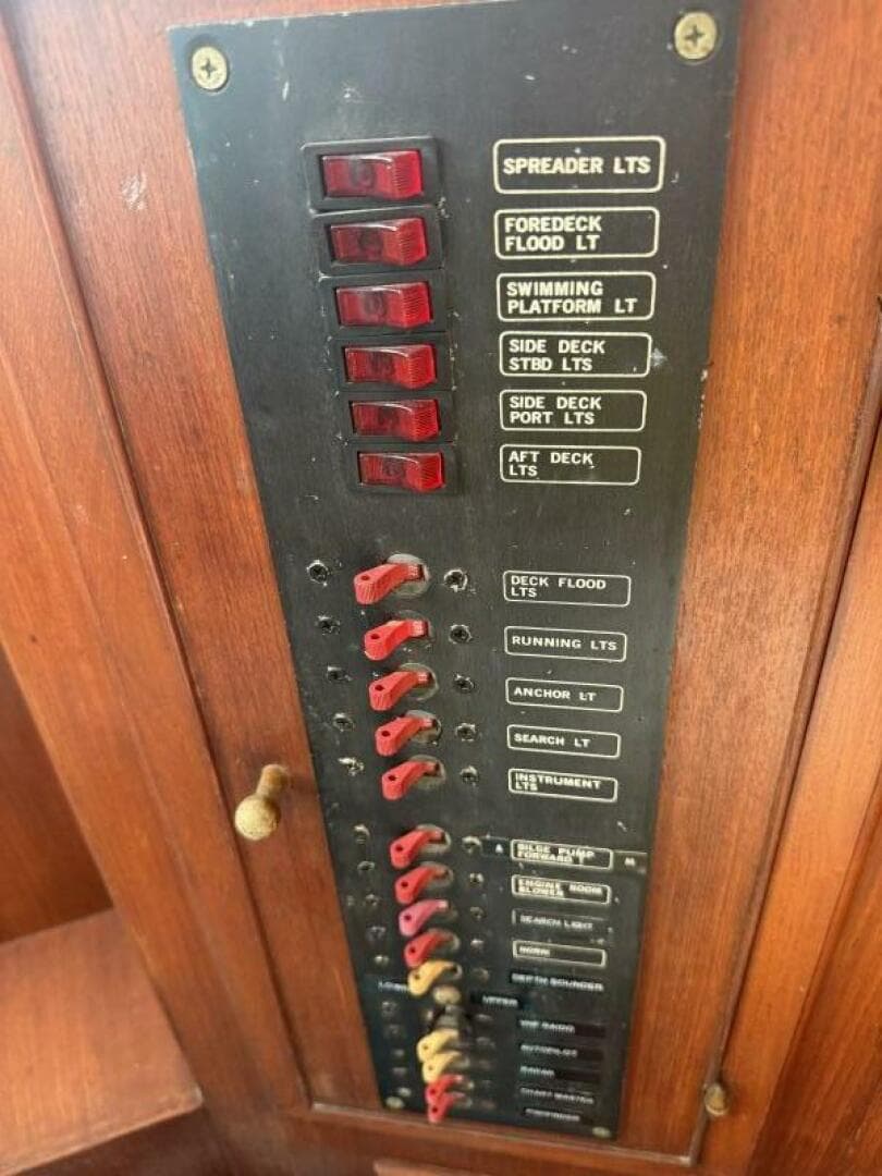 1982 Albin Tri-Cabin
