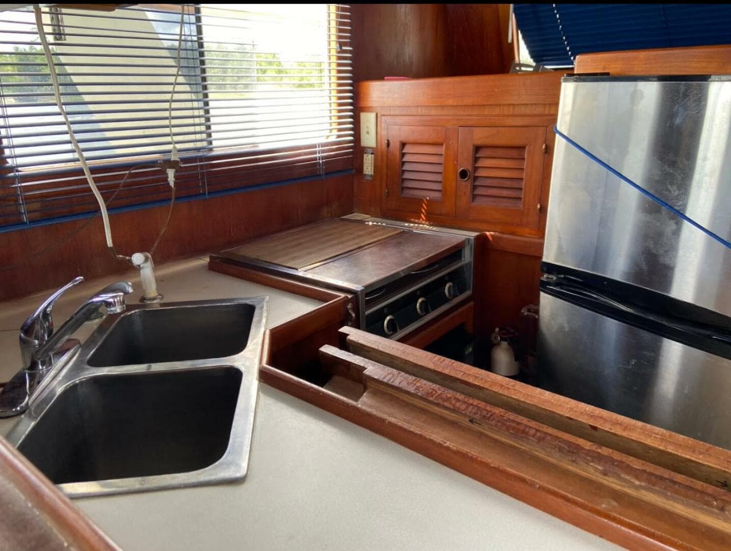 1982 Albin Tri-Cabin