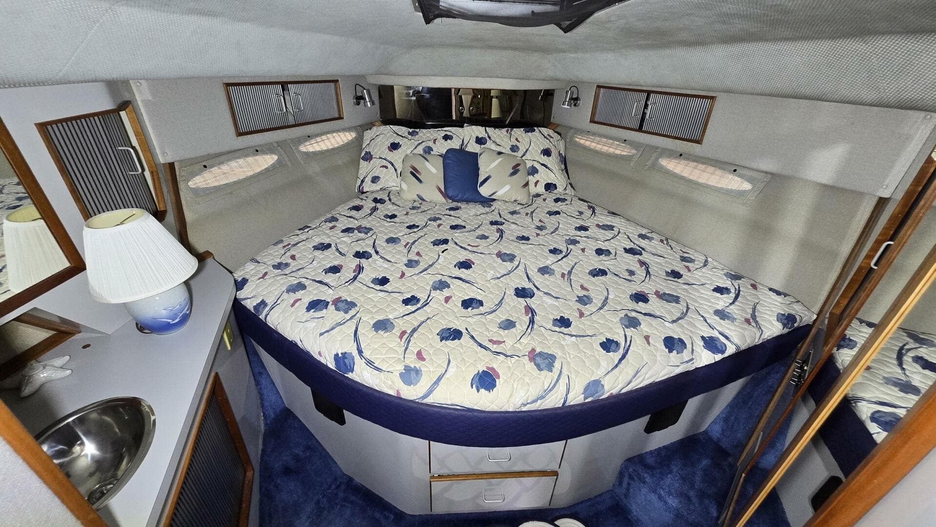 1988 Sea Ray 390 Express Cruiser