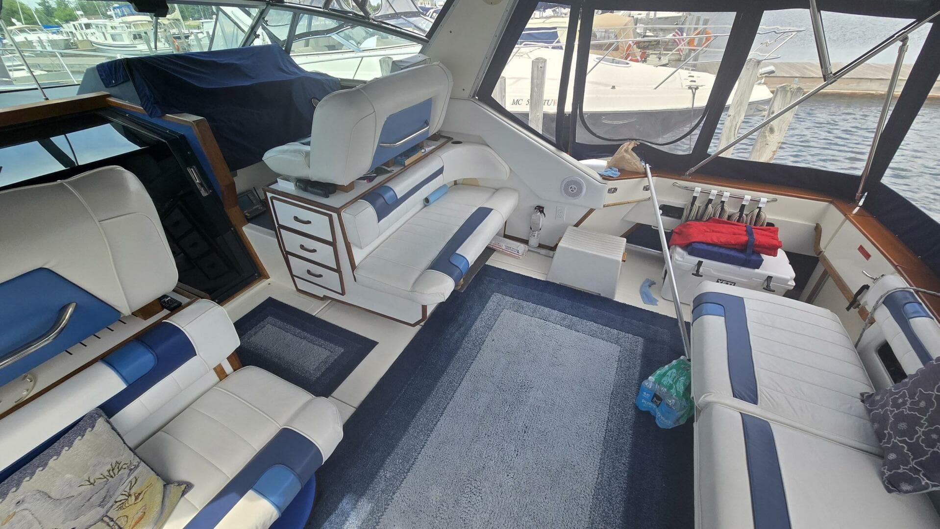 1988 Sea Ray 390 Express Cruiser