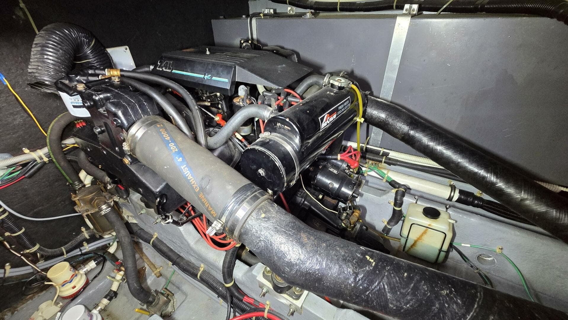 1988 Sea Ray 390 Express Cruiser