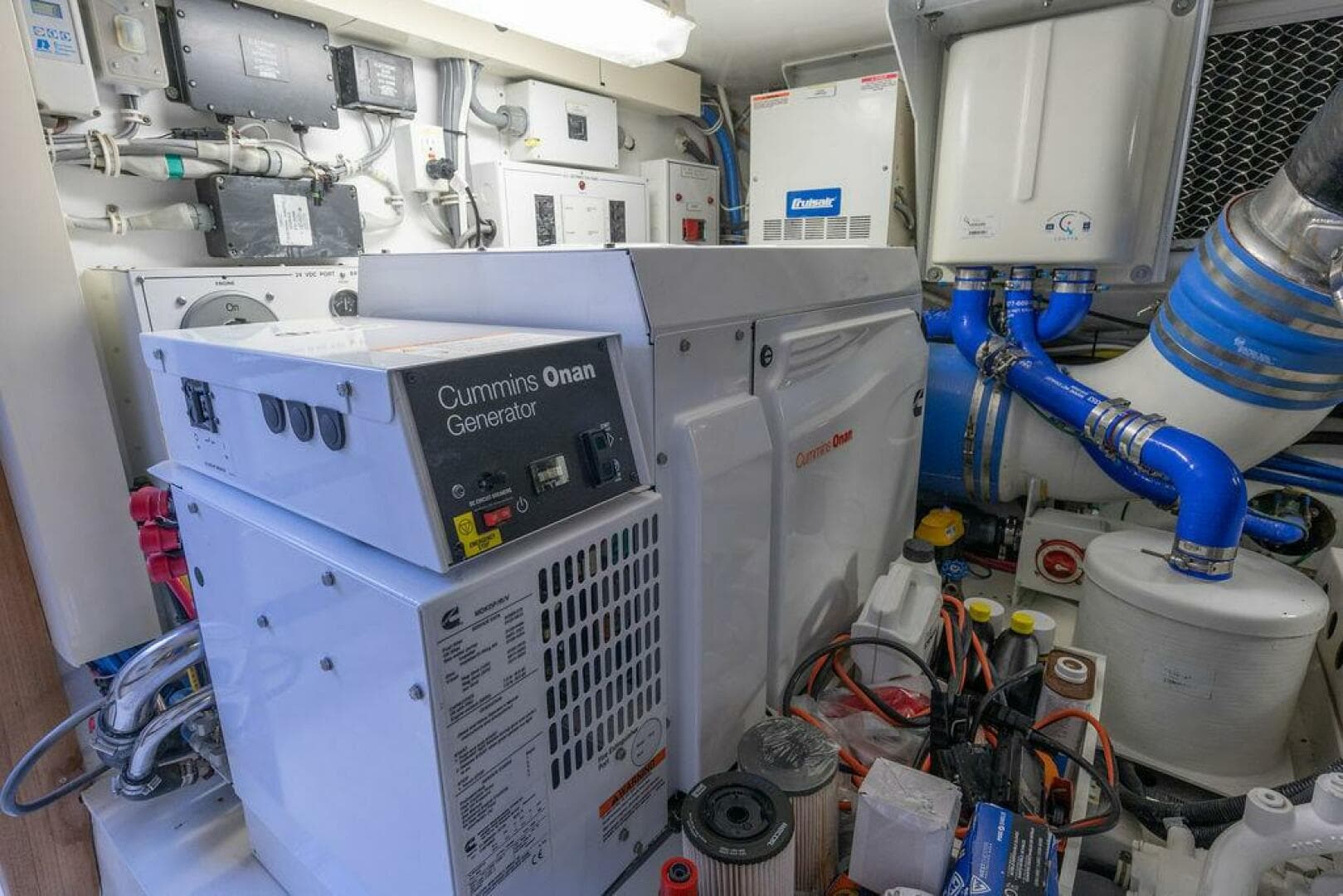 2005 Hatteras Enclosed Bridge