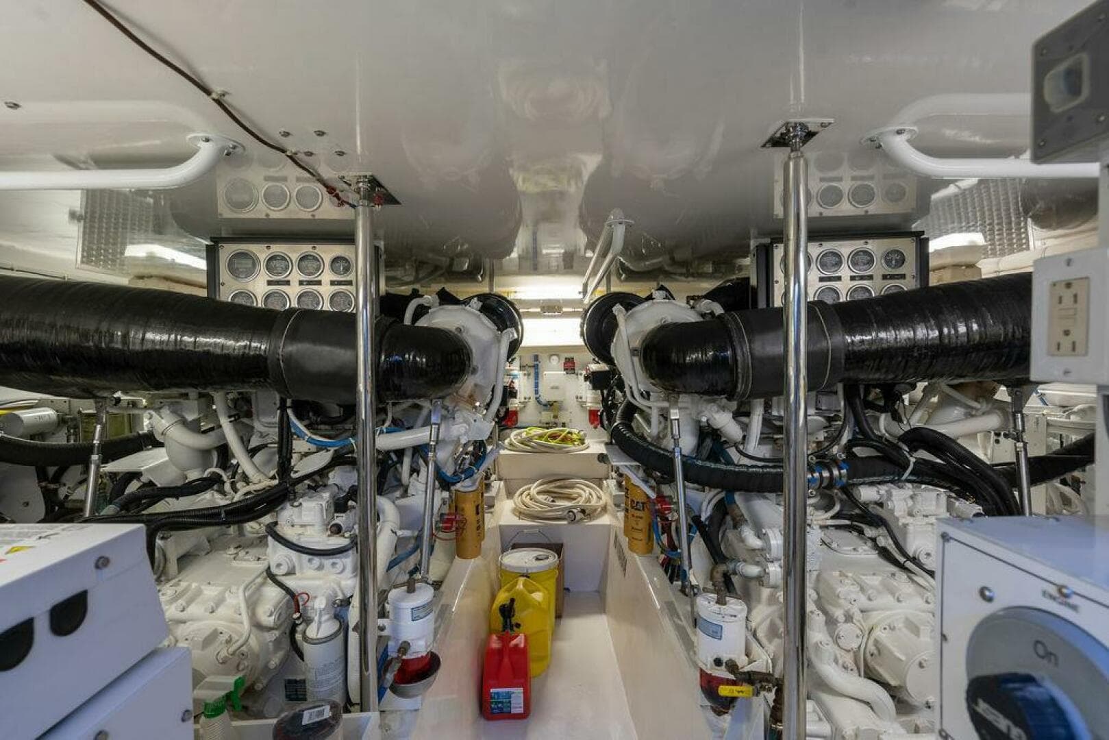 2005 Hatteras Enclosed Bridge