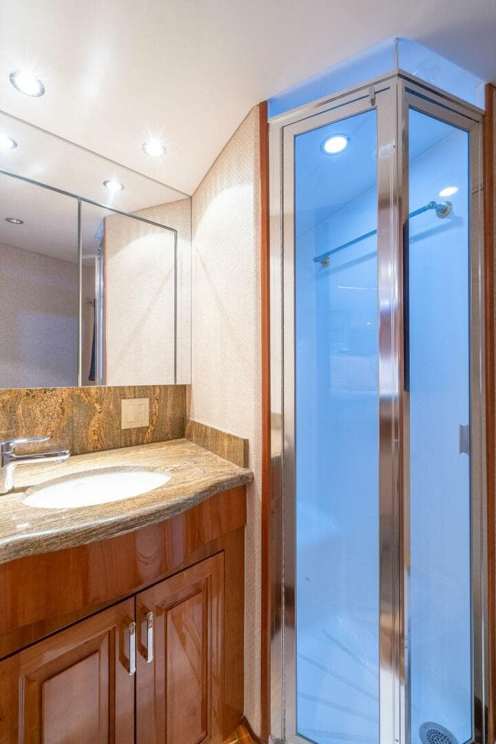 2005 Hatteras Enclosed Bridge