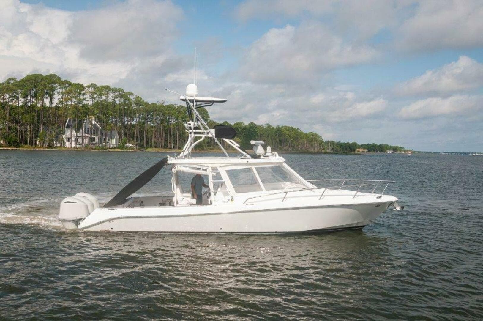 2018 Everglades 350 LX