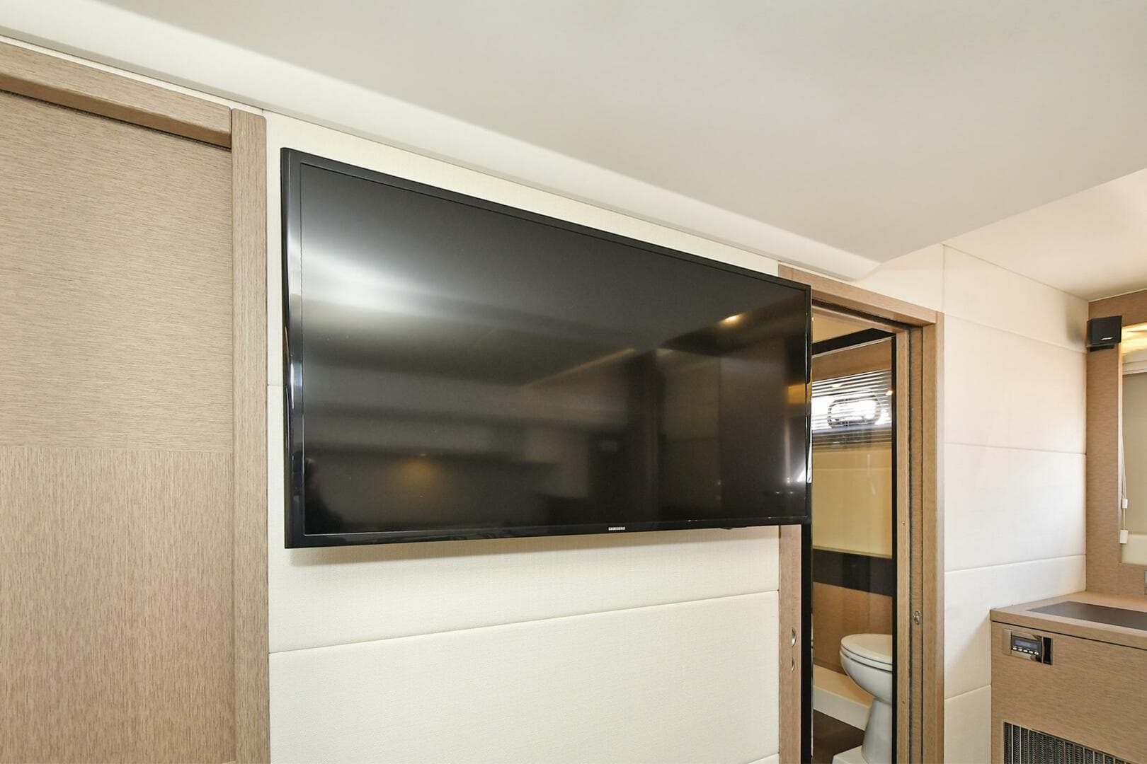 2018 Prestige 560 Fly