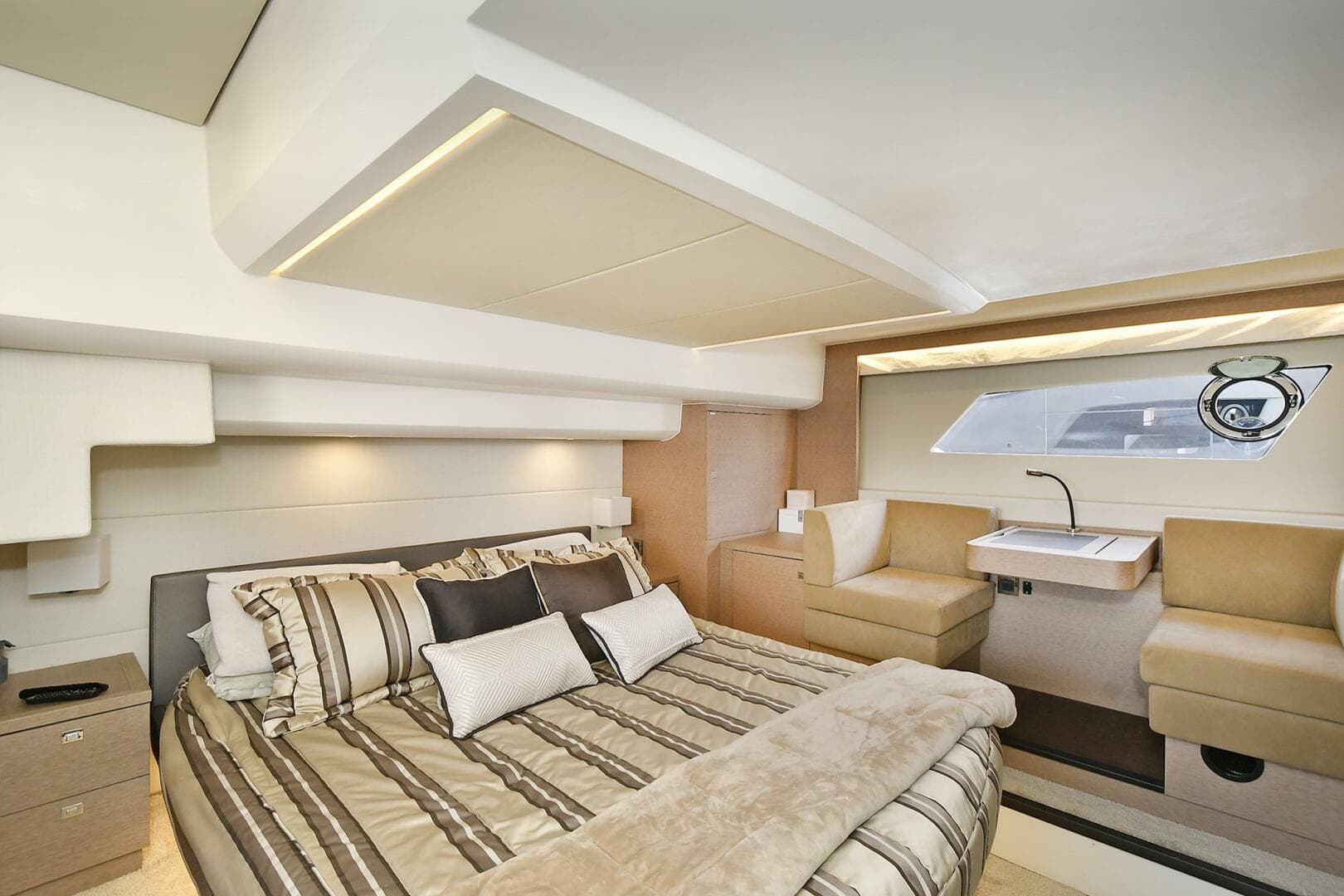 2018 Prestige 560 Fly