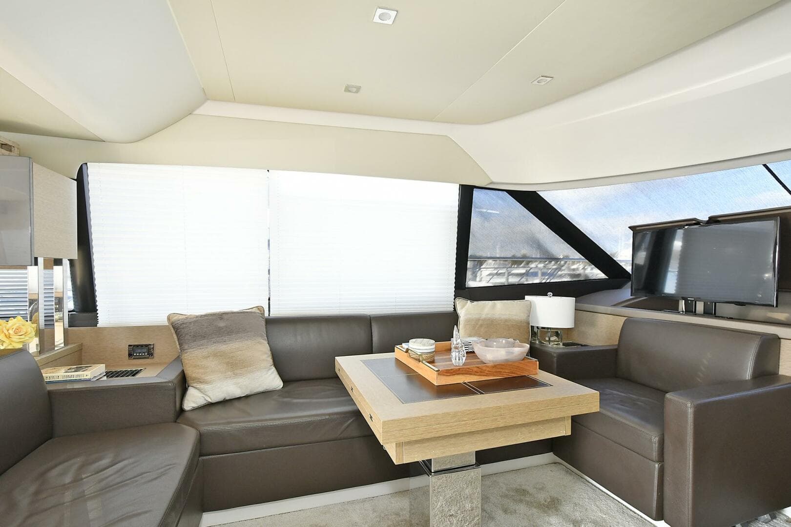 2018 Prestige 560 Fly