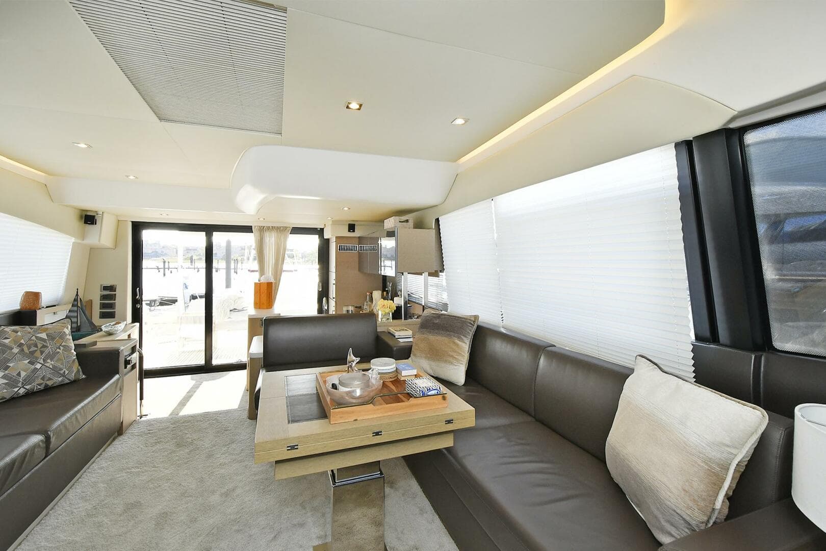 2018 Prestige 560 Fly