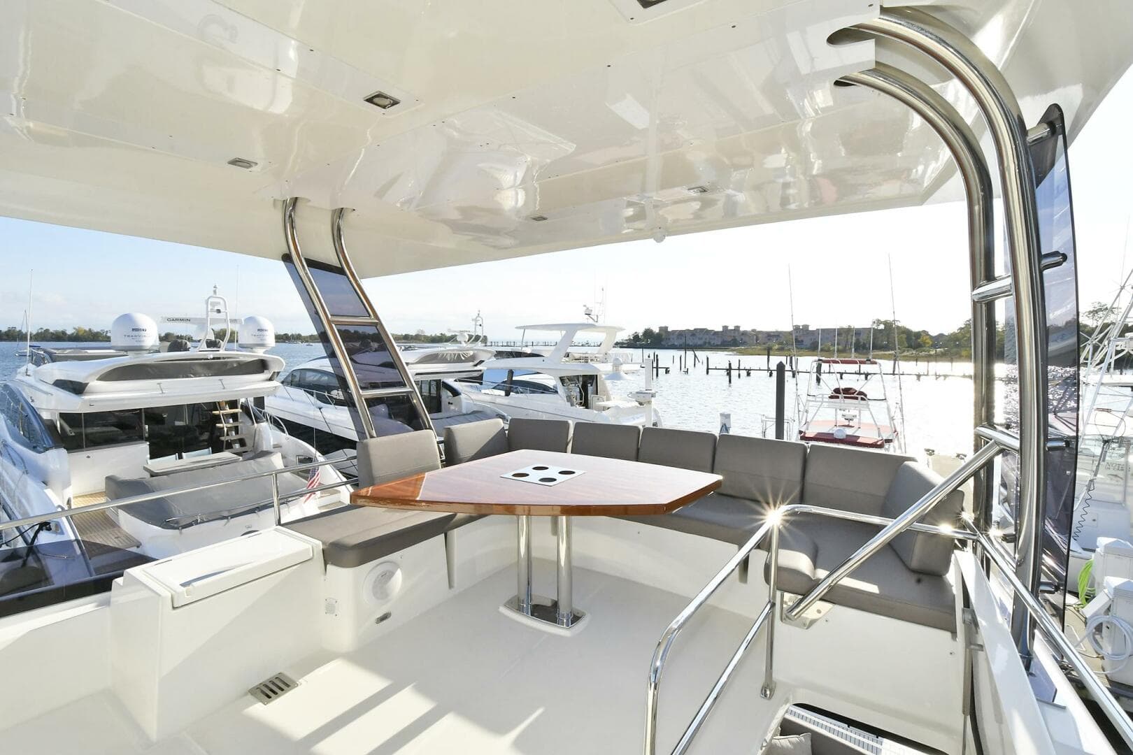 2018 Prestige 560 Fly