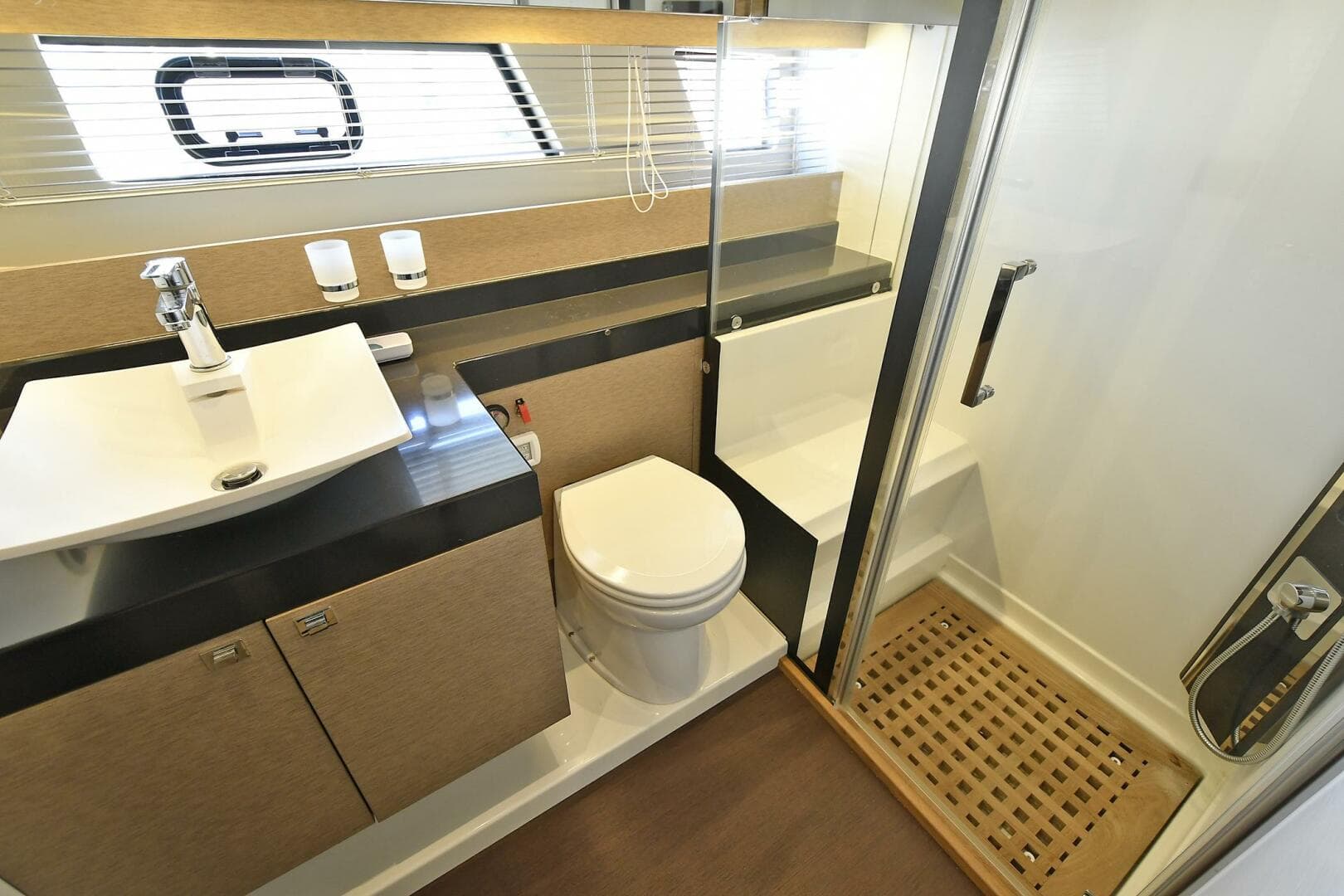 2018 Prestige 560 Fly