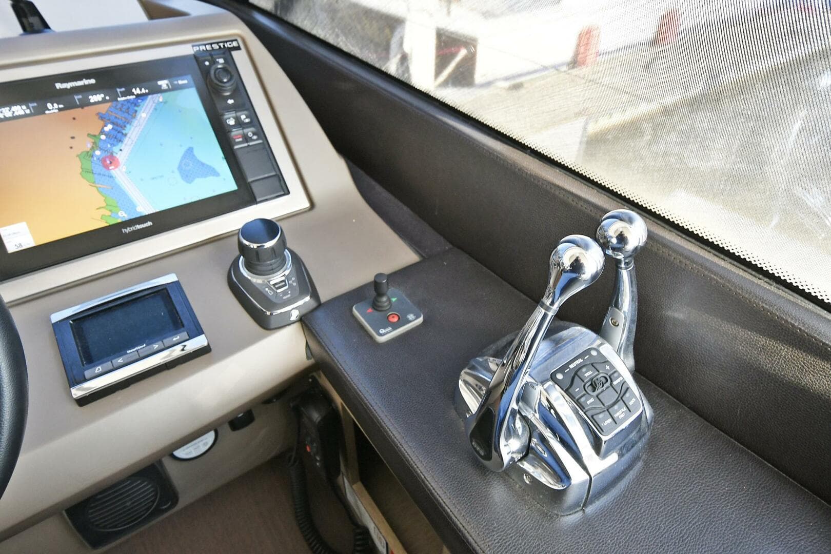 2018 Prestige 560 Fly