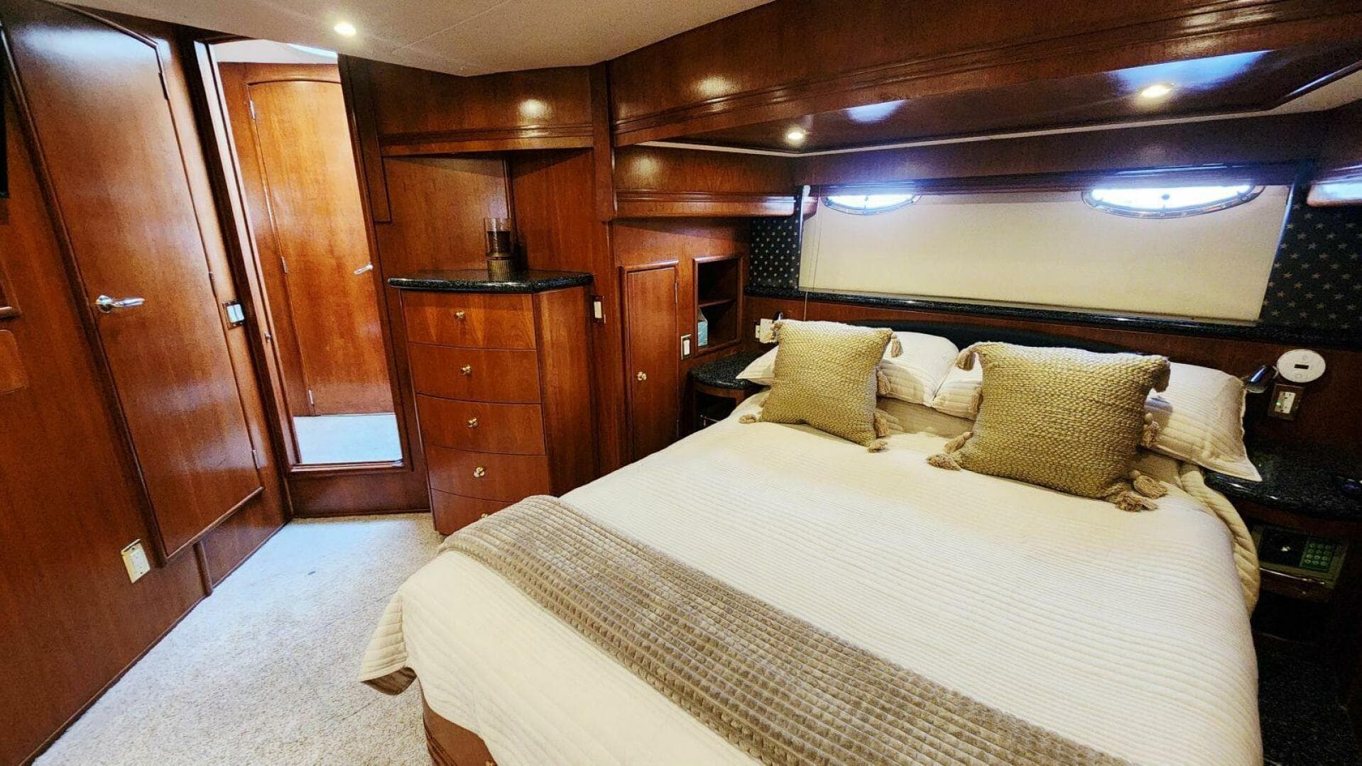 1999 Carver 530 Voyager Pilothouse