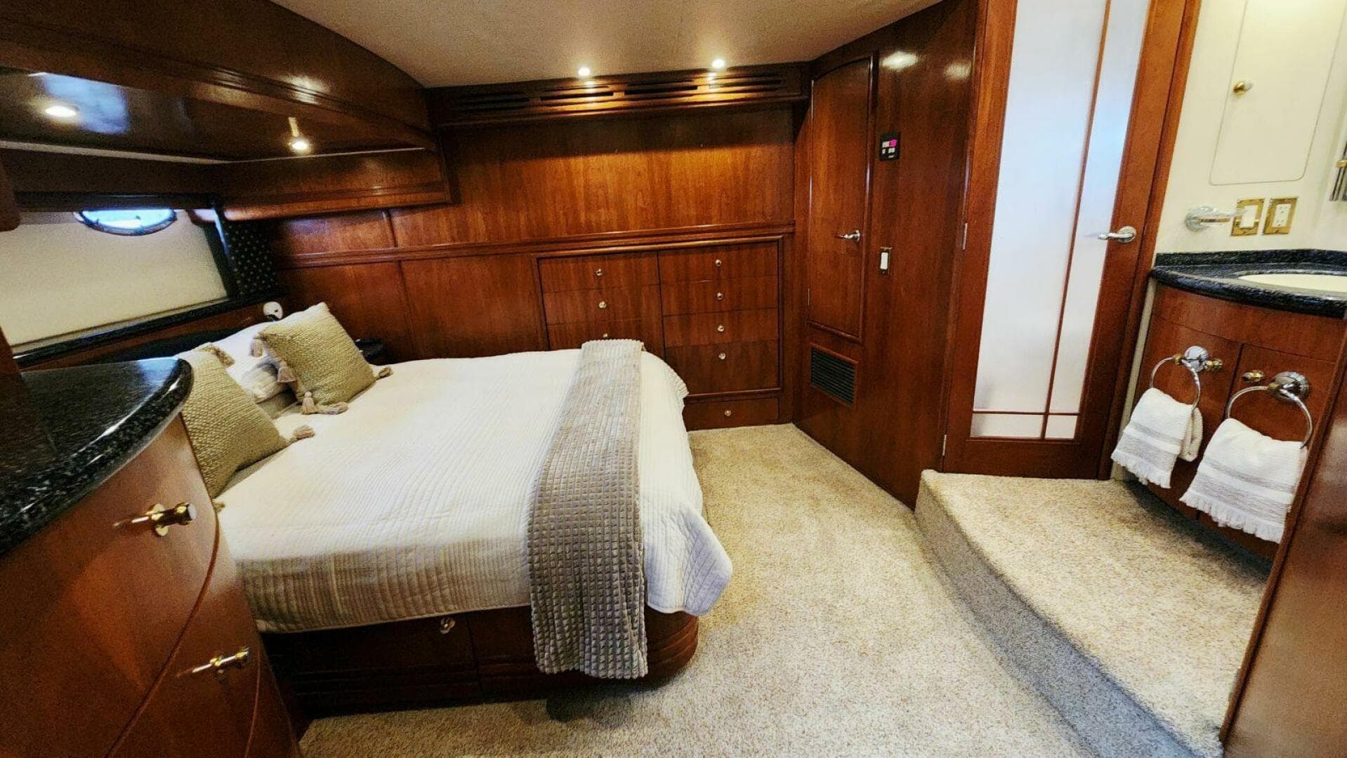 1999 Carver 530 Voyager Pilothouse