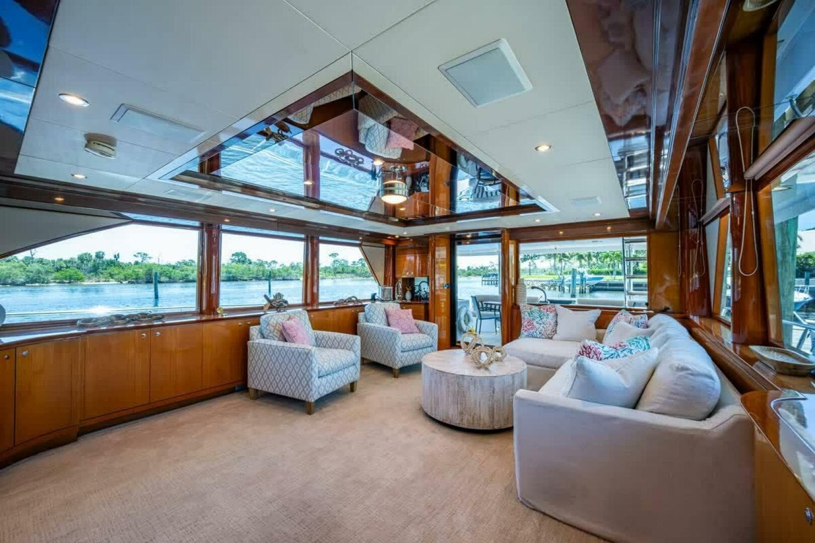 Ocean Alexander 78 Somewhere In Time- Salon