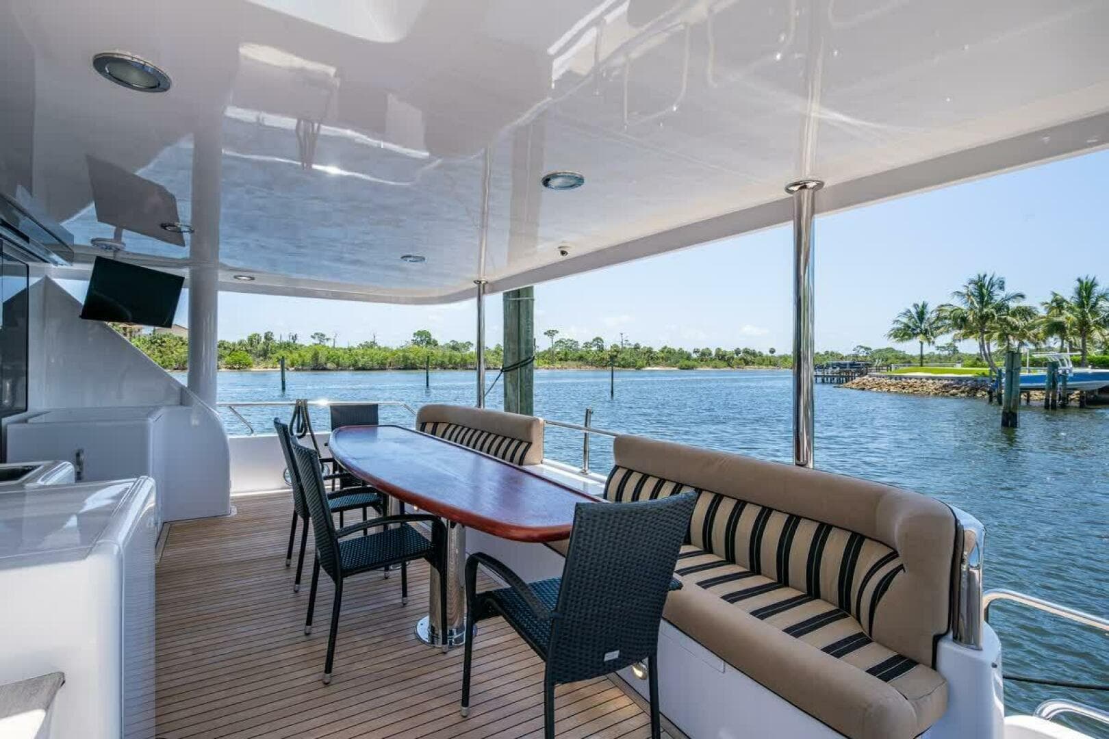 Ocean Alexander 78 Somewhere In Time- Cockpit