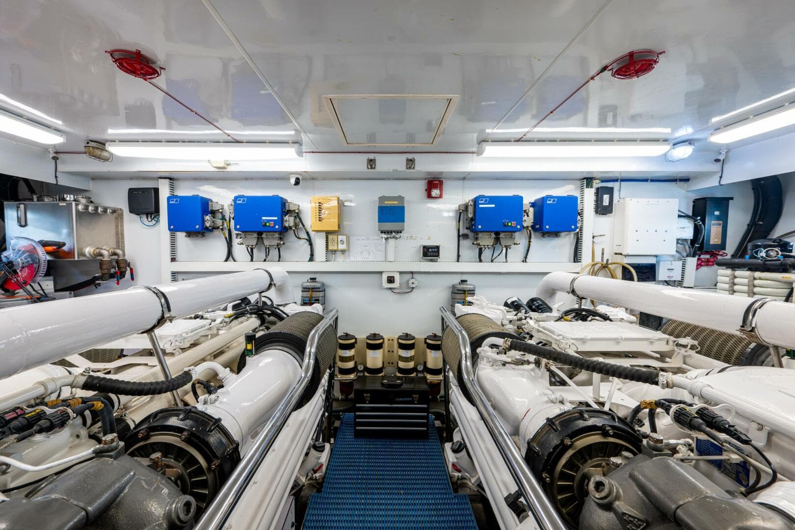 Ocean Alexander 78 Somewhere In Time- Engine Room