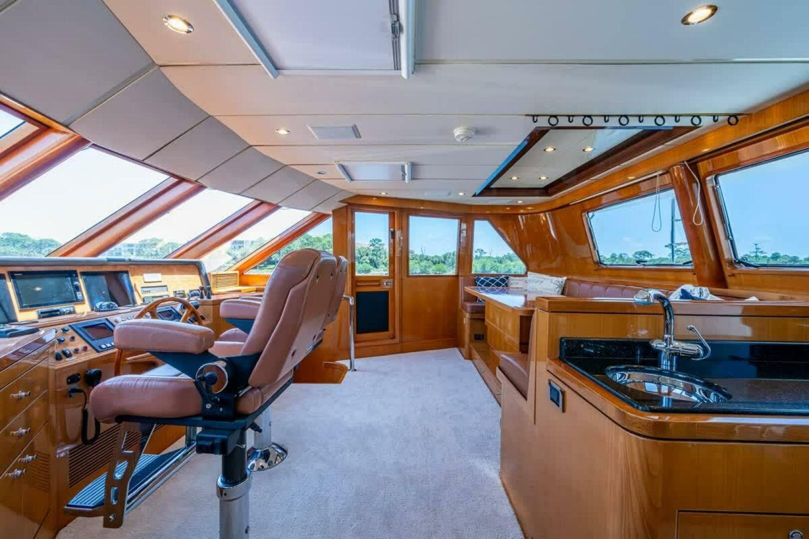 Ocean Alexander 78 Somewhere In Time- Enclosed Bridge