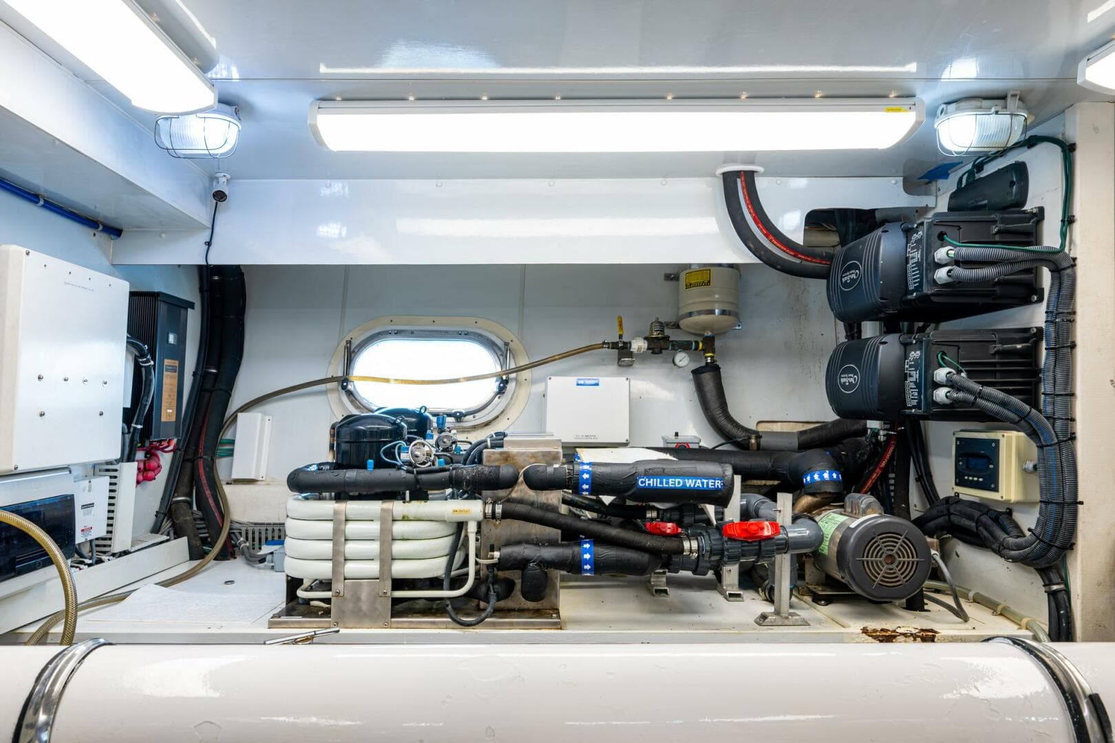 Ocean Alexander 78 Somewhere In Time- Engine Room