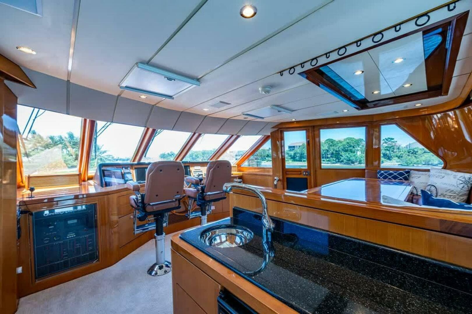 Ocean Alexander 78 Somewhere In Time- Enclosed Bridge