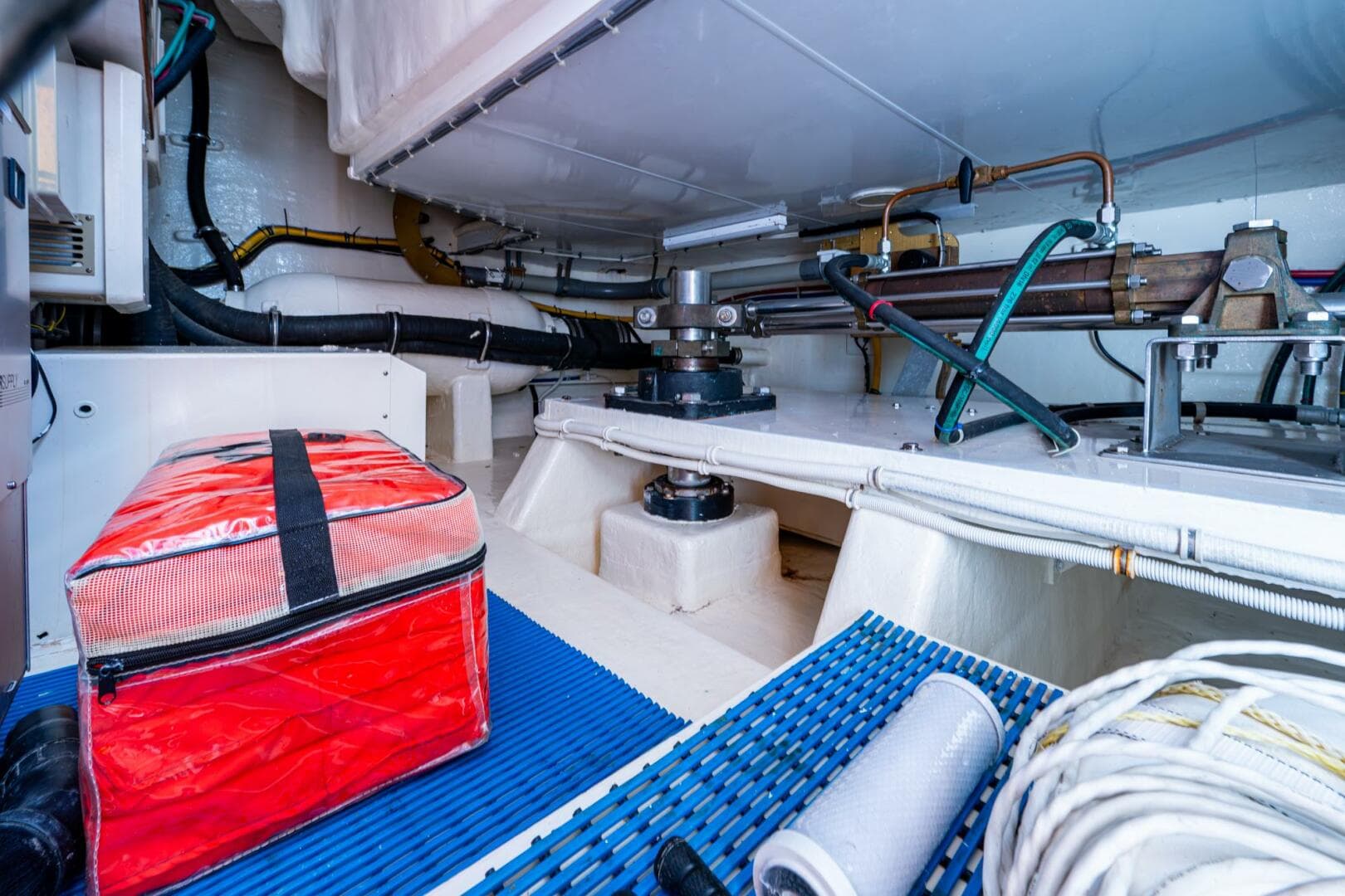 Ocean Alexander 78 Somewhere In Time- Engine Room