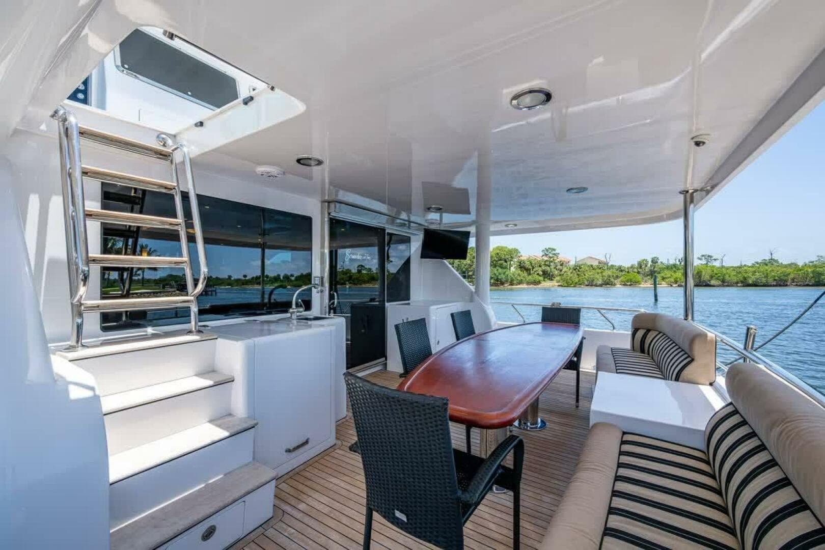 Ocean Alexander 78 Somewhere In Time- Cockpit