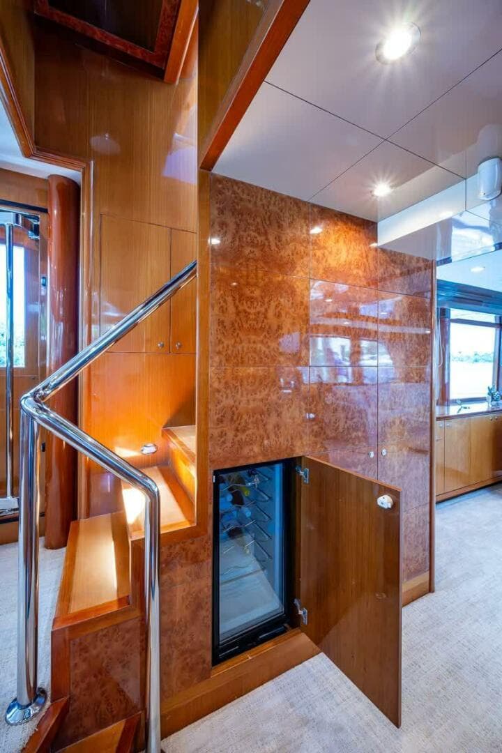 Ocean Alexander 78 Somewhere In Time- Companionway