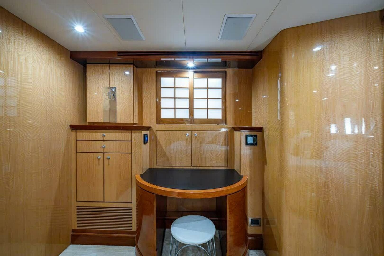 Ocean Alexander 78 Somewhere In Time- Master Stateroom Head