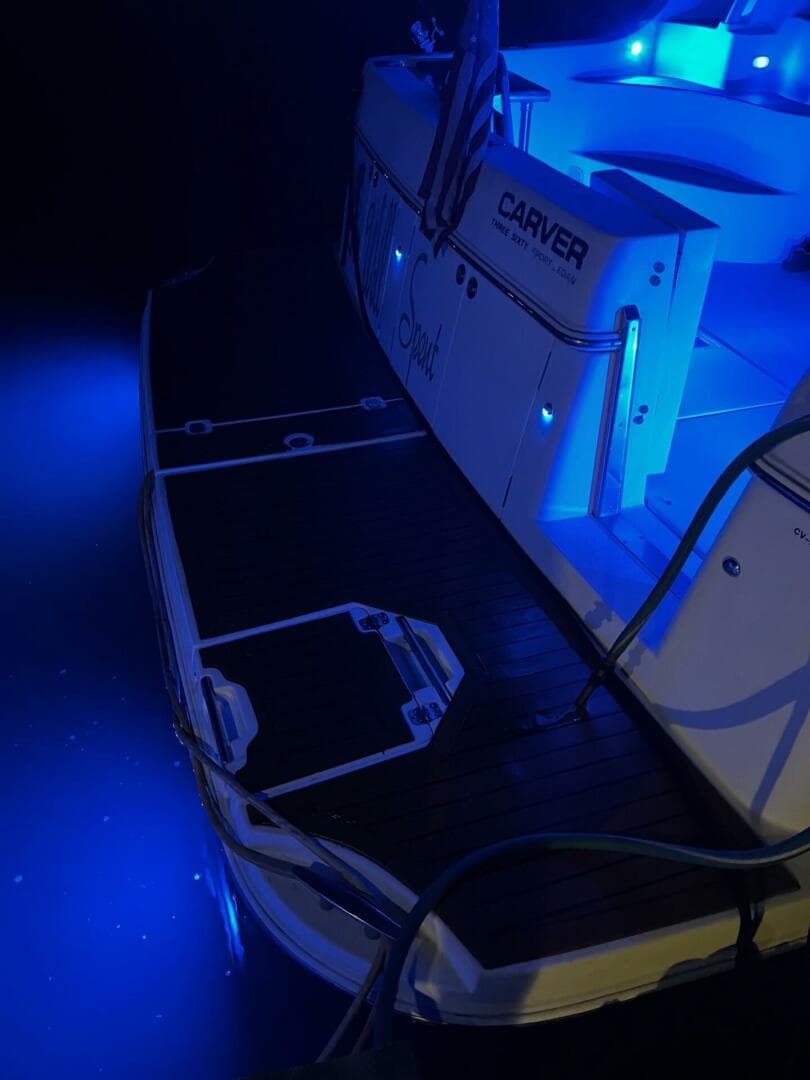 2003 Carver 360 Sport Sedan