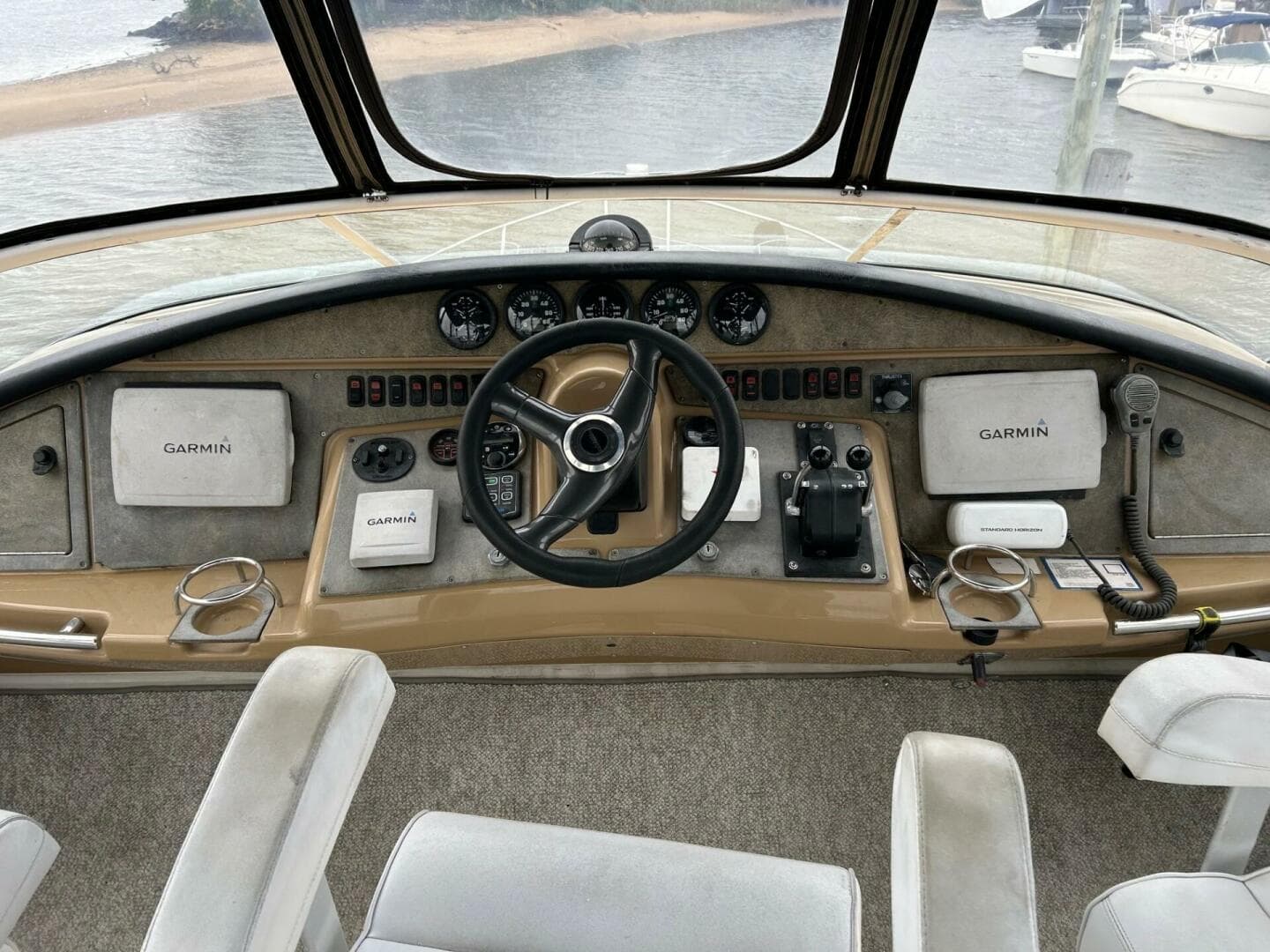 2003 Carver 360 Sport Sedan