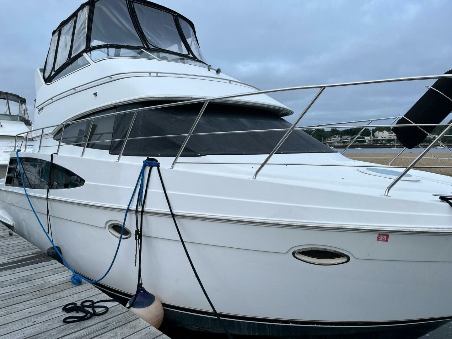 2003 Carver 360 Sport Sedan