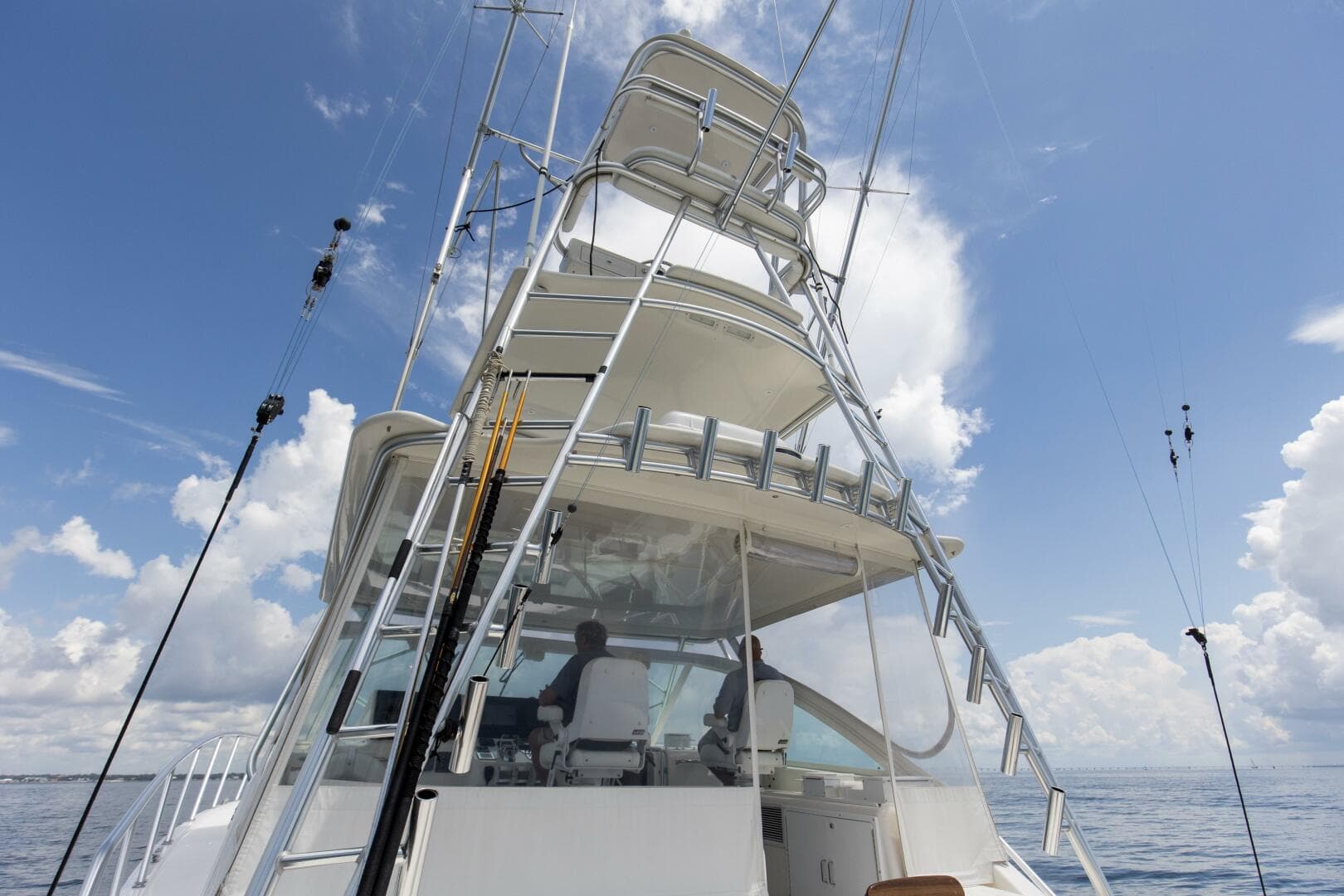 2007 40 Cabo Express Big Blue Tower (1)