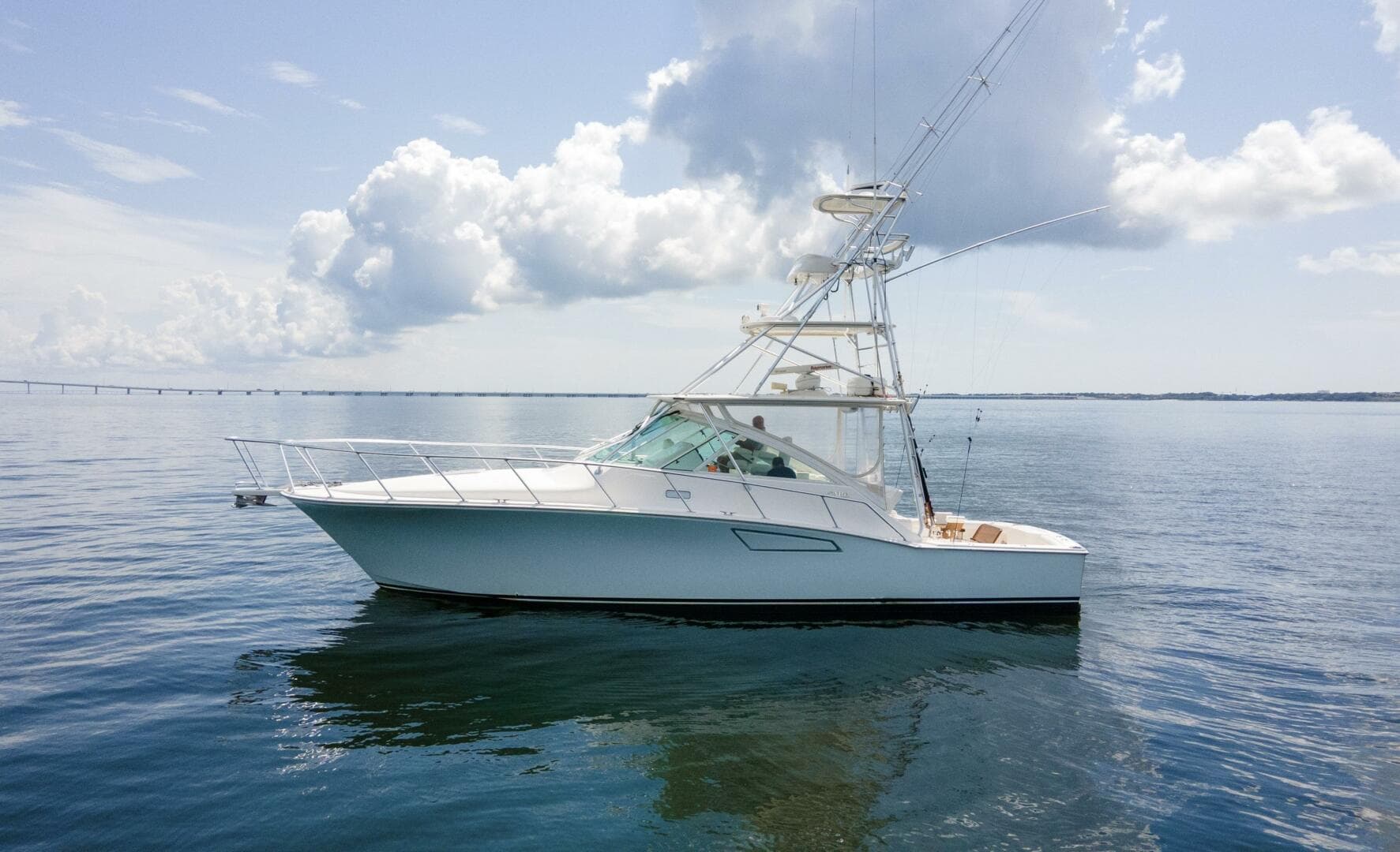 2007 40 Cabo Express Big Blue Exterior (5)