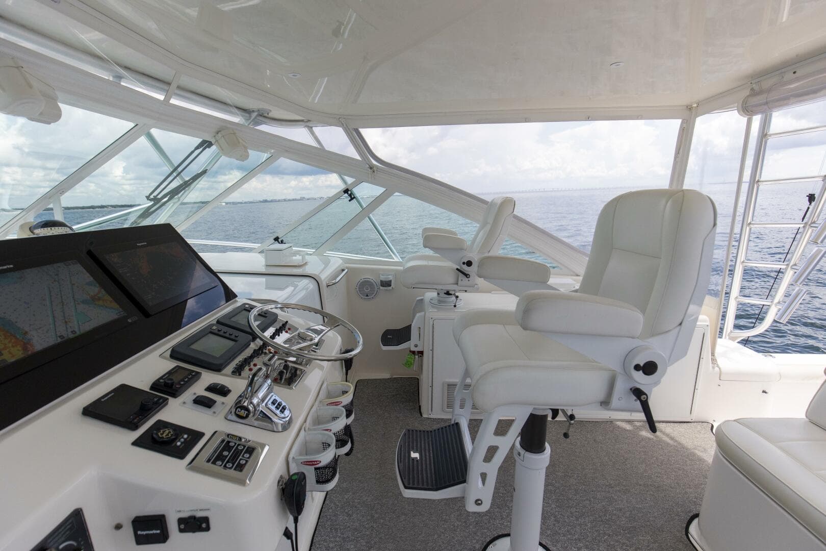 2007 40 Cabo Express Big Blue Bridge (2)