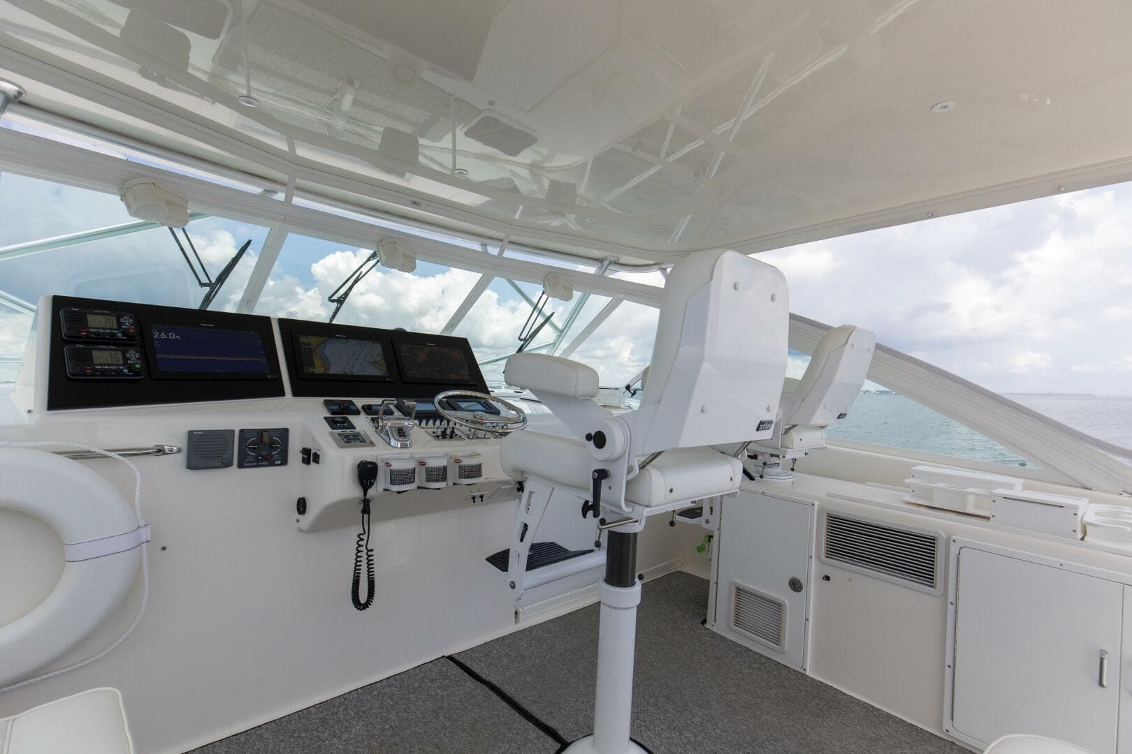 2007 40 Cabo Express Big Blue Bridge (6)