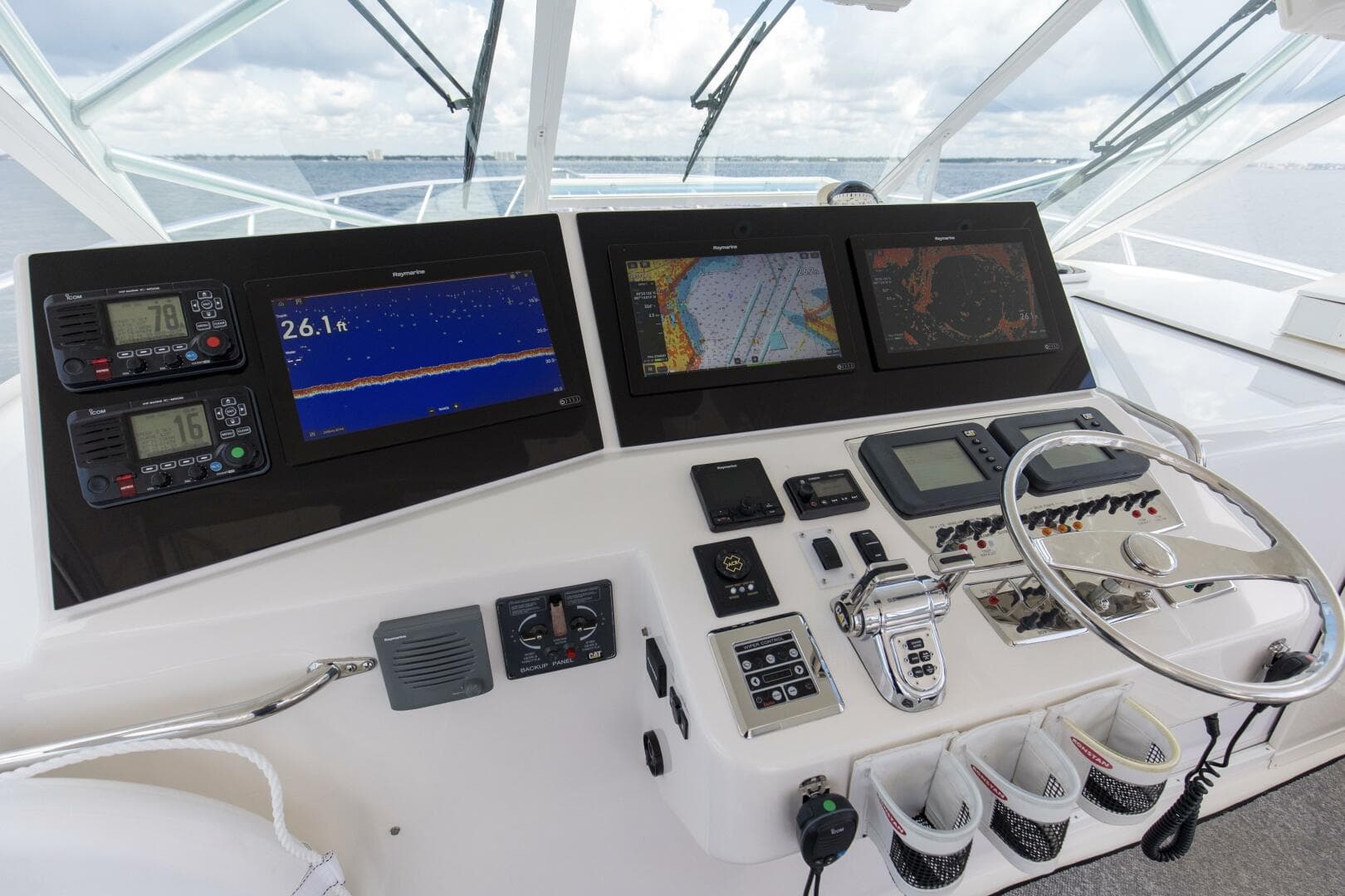 2007 40 Cabo Express Big Blue Electronics