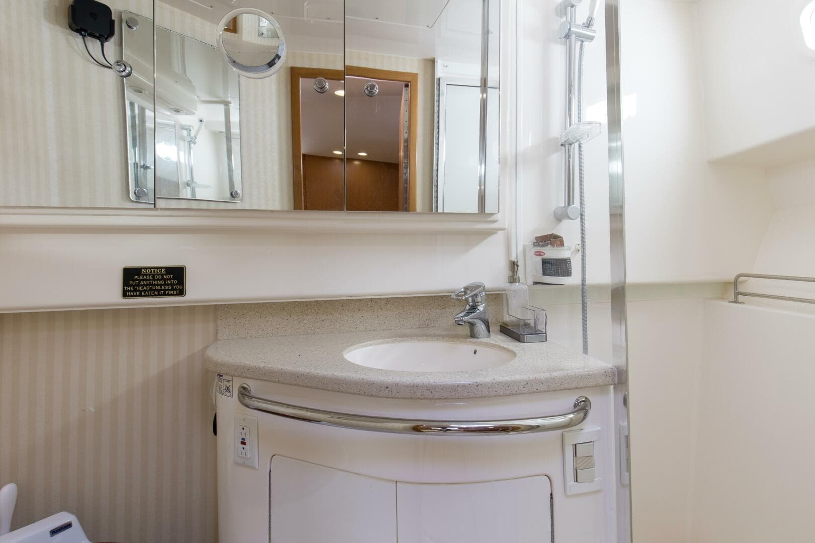 2007 40 Cabo Express Big Blue Head